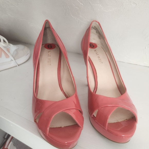 Heels - Picture 2 of 5